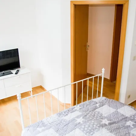 Schoene 2-raum-wohnung Im Zentrum Waltershausens Lägenhet